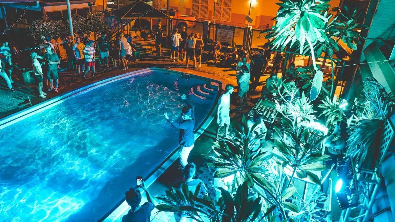 Youth Shack Backpackers Darwin Bagian luar foto