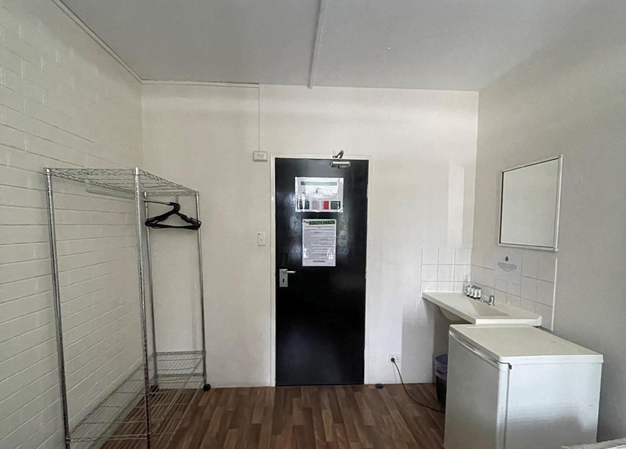 Youth Shack Backpackers Darwin Bagian luar foto