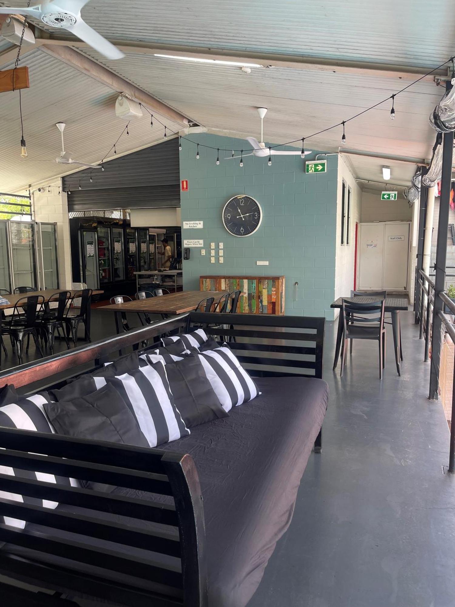 Youth Shack Backpackers Darwin Bagian luar foto